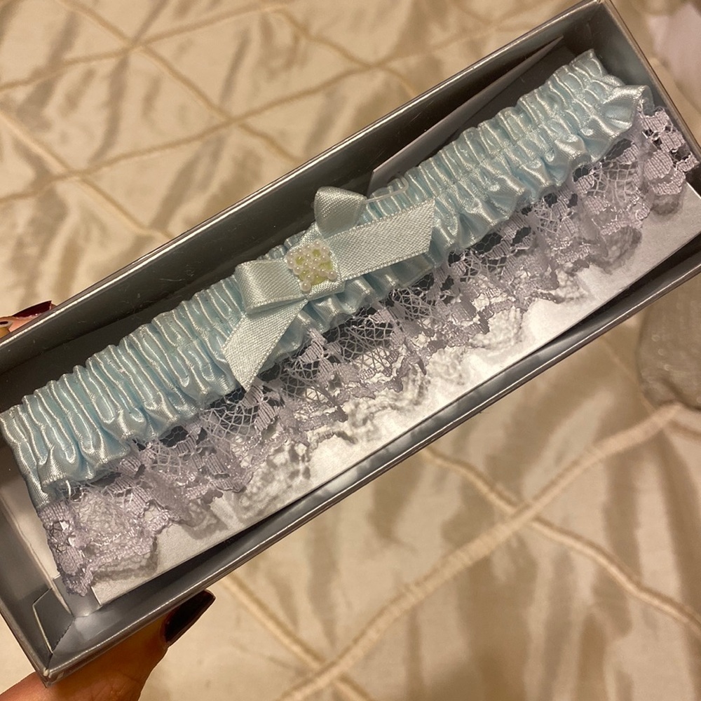 Something blue garter